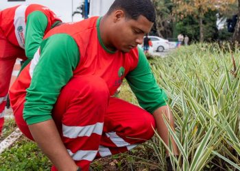 Mutirão de limpeza e manutenção urbana melhora espaços públicos em Maricá