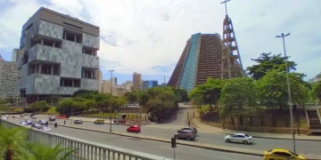 Tráfego no centro do Rio é restrito durante a Procissão dos Coroinhas neste sábado