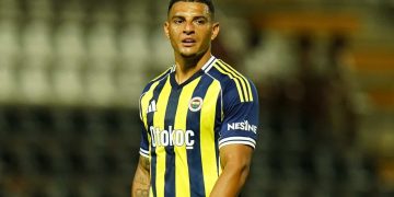 Vasco negocia contratação de Diego Carlos, que deseja sair do Fenerbahçe