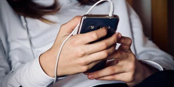 Mudanças nos hábitos de busca online: preferência por conteúdos visuais e segurança digital