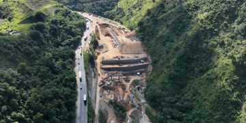 Detonações na Serra das Araras interrompem operações na Via Dutra; obras avançam para melhorias
