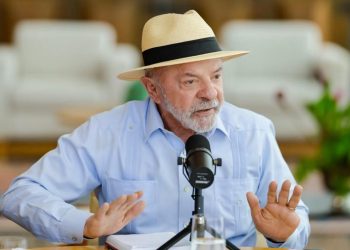 Lula inicia campanha de reeleição no estádio histórico Moça Bonita, no Rio de Janeiro