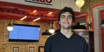 Mano Wladimir estreia exposição “Entre Aqui e Além” no Centro Cultural Lado B