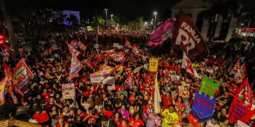 Apoiadores de Lula promovem manifestação em Maricá para tentar reverter resultado do primeiro turno