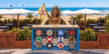 Baródromo inaugura quiosque em Copacabana homenageando cultura carnavalesca e artistas cariocas