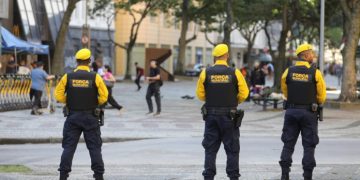 Cinco adolescentes são conduzidas por furto em farmácia no BarraShopping, Rio de Janeiro