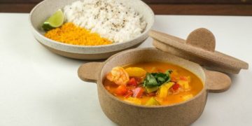 Gurumê lança moqueca de pirarucu com influências japonesas e sabores amazônicos