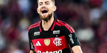 Flamengo enfrenta o Fluminense sem Jorginho, devido a suspensão pelo Brasileirão