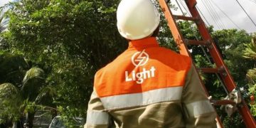 Light amplia abastecimento na Ilha do Governador com nova linha de transmissão de energia