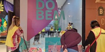 Campanha de adoção de cães e gatos movimenta Madureira Shopping neste sábado