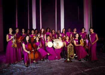 Orquestra Juvenil Chiquinha Gonzaga celebra amizade Brasil-China com concerto em Copacabana