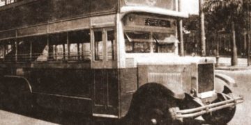 Primeiro ônibus motorizado do Brasil circula no Rio de Janeiro em 1908