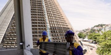 Retomada da reforma da Catedral Metropolitana do Rio inclui restauração de sinos e vitrais