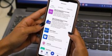 SUS oferece teleatendimento gratuito para mulheres em risco de violência e cuidadoras