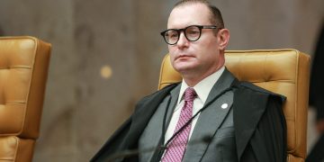 Ministro Cristiano Zanin julga recurso sobre segundo turno nas eleições do Rio