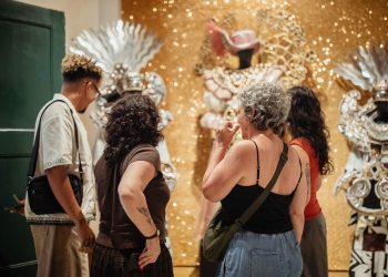 Exposição na Casa de Cultura de Maricá revela trajetória da escola de samba União de Maricá e enredo de 2027