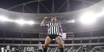 Botafogo conquista vitória importante com gol de Tiquinho Soares na luta contra o Z4
