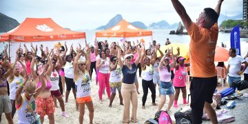 Niterói realiza evento de outubro rosa com foco em inclusão, saúde e bem-estar feminino