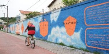 Painel de 50 metros retrata tradição das pipas na cultura de São Gonçalo