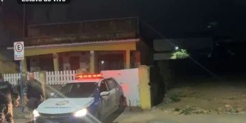Pessoa é encontrada morta em imóvel abandonado no Centro de Maricá; suspeitos são conduzidos
