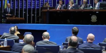 PEC promove redução da jornada de trabalho e dois dias de descanso remunerado