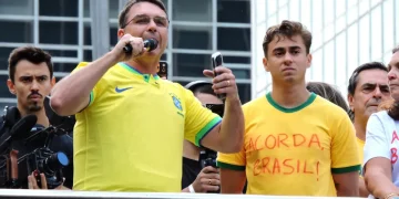 TSE ordena retirada de vídeo com crianças críticas a Lula divulgado por Flávio Bolsonaro