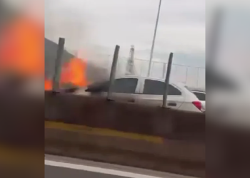 Carro em chamas na Ponte Rio-Niterói causa interdição parcial e aumenta tempo de trânsito