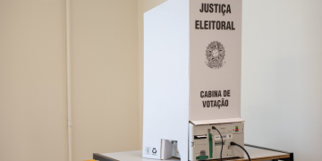 Aumento de abstenções nas eleições brasileiras é impulsionado por descrença, polarização e envelhecimento populacional