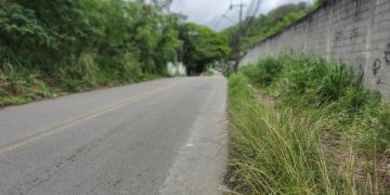 Moradores da Avenida Fued Moisés, em São Gonçalo, alertam para aumento da insegurança, lixo, e vandalismo