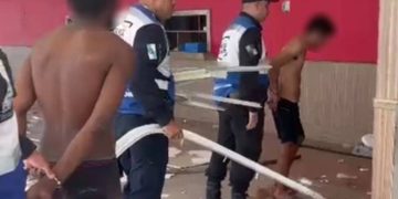 Homens são flagrados furtando perfis de alumínio e ferro de antigo Habib’s na Freguesia