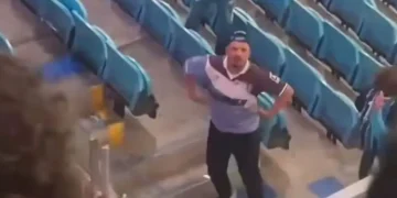 Grêmio suspende e bloqueia torcedor por ato racista contra Internacional