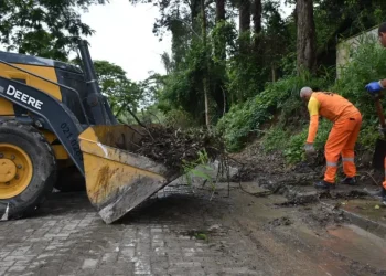 Prefeitura de Niterói realiza operação de limpeza no Engenho do Mato e lidera índice de sustentabilidade urbana