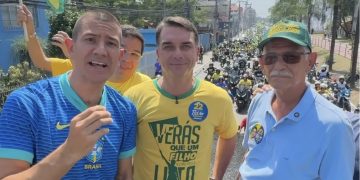 São Gonçalo recebe agenda de Flávio Bolsonaro e confirma apoio político em meio a mudança no resultado eleitoral