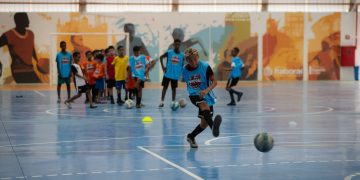 Itaboraí inicia aulas gratuitas de futsal para crianças de 8 e 9 anos