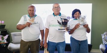 Lavrador de 71 anos conquista primeiro lugar na premiação de poesia em Saquarema