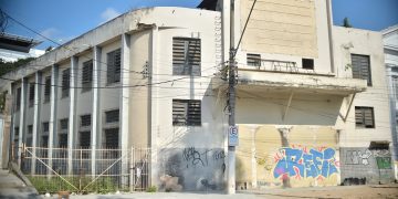Prefeitura de Niterói planeja reabrir o Teatro Leopoldo Fróes, símbolo da cultura local