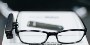 Maricá abre inscrições para distribuição gratuita de 37 óculos com inteligência artificial para pessoas com deficiência visual
