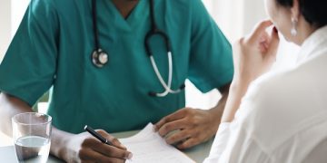 Lei 15.378/2026 reforça autonomia do paciente e regula relação médico-paciente