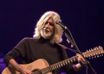 Oswaldo Montenegro celebra 70 anos com show de retorno de “A Dança dos Signos”