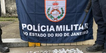 Polícia apreende adolescente com drogas na comunidade do Buraco do Boi, em Niterói