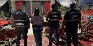Fiscalização na Zona Sudoeste autua parque por irregularidades em aviso de brinquedos