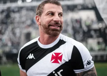 Presidente do Vasco é internado com celulite facial e não acompanha semifinal contra Boca