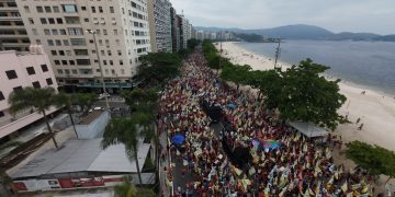 Mais de 45 mil participam de ato em Niterói em apoio à democracia e à candidatura de Lula