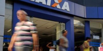 Feriado de Nossa Senhora Aparecida: bancos funcionam apenas pelos canais digitais