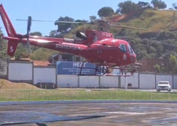 Homem é transferido de helicóptero após acidente entre carro e caminhão em Saquarema