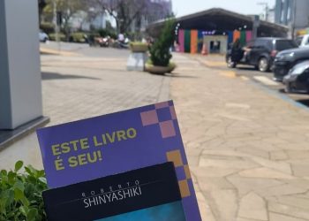 Movimento Partiu Leitura incentiva compartilhamento de livros em espaços públicos brasileiros