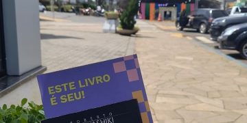 Movimento Partiu Leitura incentiva compartilhamento de livros em espaços públicos brasileiros