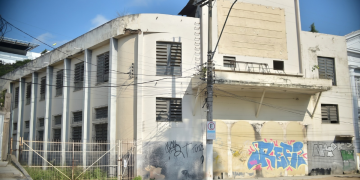 Prefeitura de Niterói planeja desapropriar e restaurar o Teatro Leopoldo Fróes para reativar espaço cultural histórico