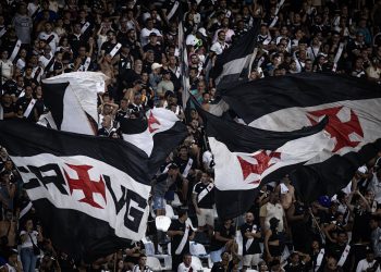 Vasco consegue autorização judicial para jogo contra Boca Juniors no Maracanã