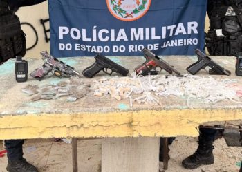 Polícia encontra corpo de homem morto por tiros em Niterói e prende sete suspeitos